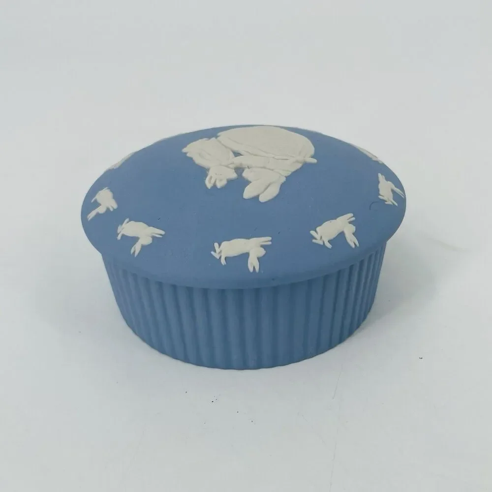 Wedgwood vtg blue